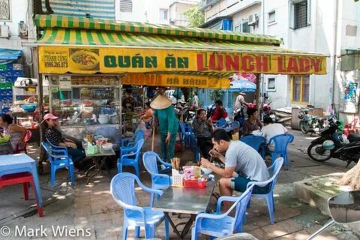Sự Bùng Nổ Của Video Ngắn và Trí Tuệ Nhân Tạo: Vai Trò Thiết Yếu Của Đào Tạo Kỹ Năng Sáng Tạo Nội Dung_Short video entrepreneurship